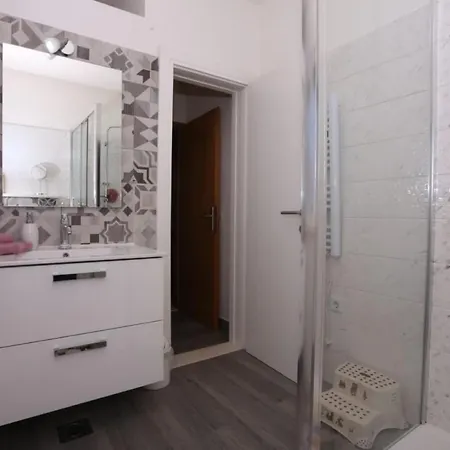 Anka - 100 M From The Apartment Trogir